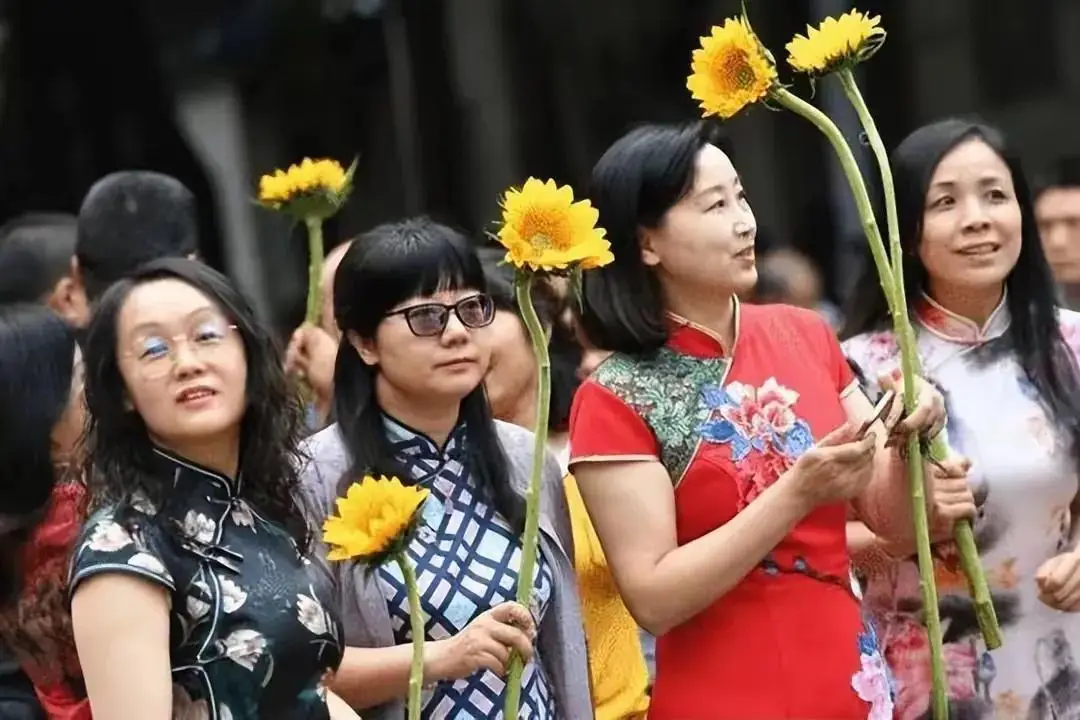 请父母们停止“作妖”，高考在即，让孩子们安安静静的考试吧_请父母们停止“作妖”，高考在即，让孩子们安安静静的考试吧_