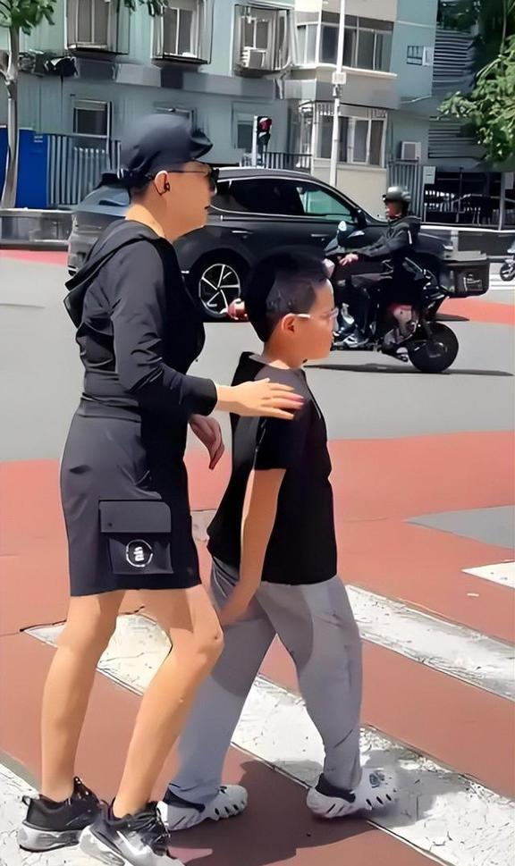宋丹丹没想到，自己嫌弃的儿媳妇让前夫英达主动想“上门求原谅”__宋丹丹没想到，自己嫌弃的儿媳妇让前夫英达主动想“上门求原谅”