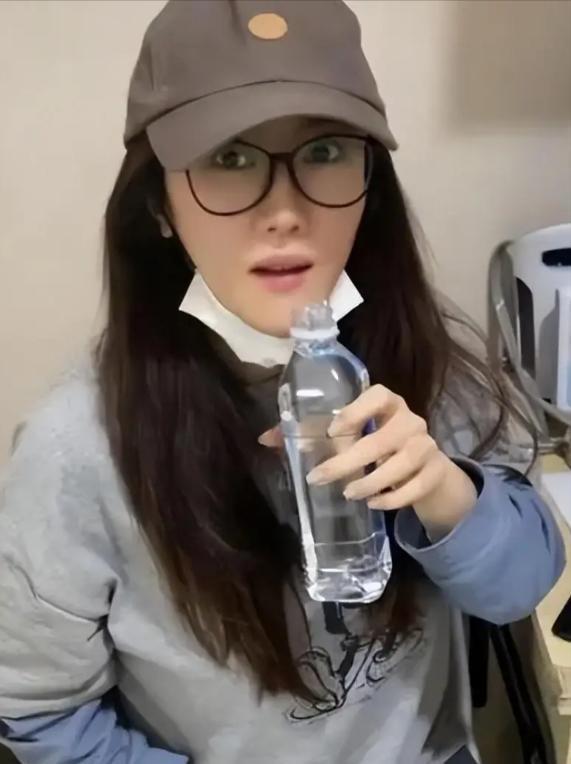 宋丹丹没想到，自己嫌弃的儿媳妇让前夫英达主动想“上门求原谅”__宋丹丹没想到，自己嫌弃的儿媳妇让前夫英达主动想“上门求原谅”