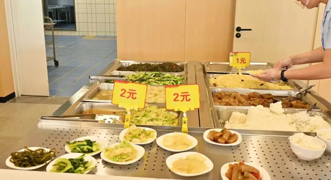 _福耀科技大学新生中女生6人男生44人，1名新生配4名导师，宿舍50平米两人间带密码锁_福耀科技大学新生中女生6人男生44人，1名新生配4名导师，宿舍50平米两人间带密码锁