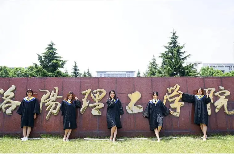 大学选会计专业好还是英语好__好获严选蓝钻会员出售