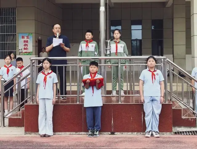 _庄子集团董事长_关于庄子的颁奖词100字