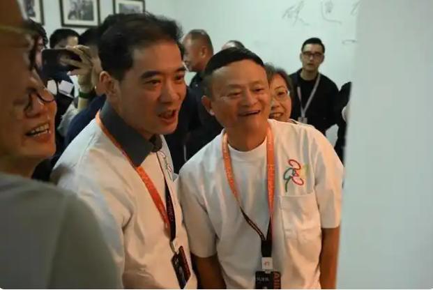 马云创业的小区叫湖畔小区吧__马云阿里巴巴酒店