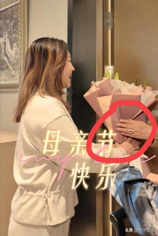 我要看潘长江的女儿的结婚照_潘长江女儿丈夫_