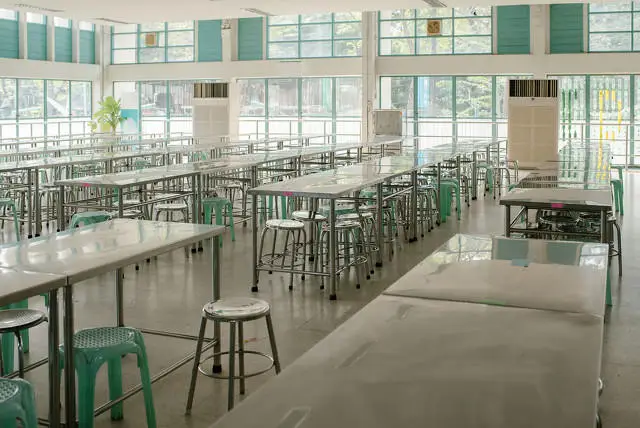 四川隆昌城区的小学食堂何时能普及？官方：明年12月前分3批次推动解决