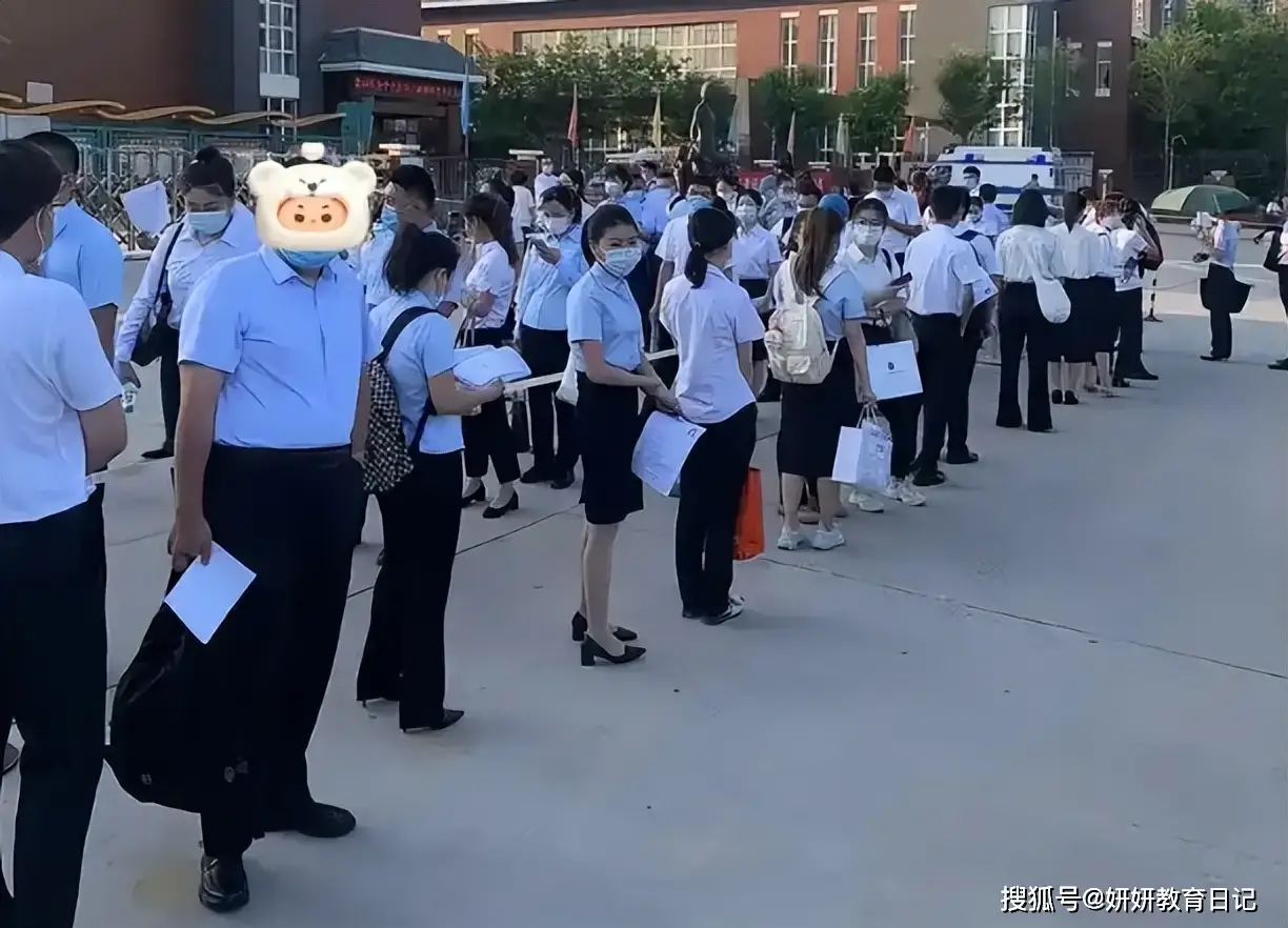 公务员考试竞争压力有多大__公务员考试竞争压力大吗