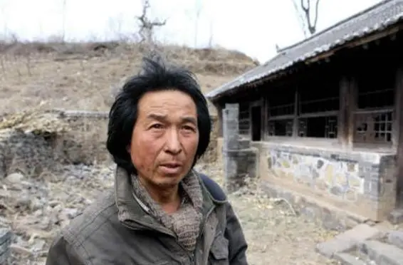 北大教授王青松：带妻子隐居深山11年，花光百万积蓄，如今去哪了