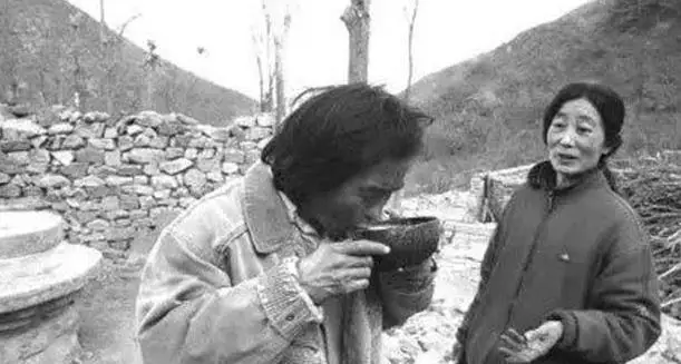 北大教授进山居住_北大隐居深山夫妇现状_