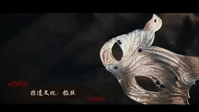 杨幂封面照最新芭莎_杨幂开年封面_