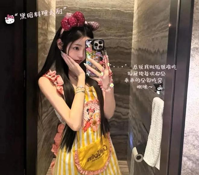 _王思聪罗马机场被拍！自己背包牵女友，这回是真爱还是新剧本？_王思聪罗马机场被拍！自己背包牵女友，这回是真爱还是新剧本？
