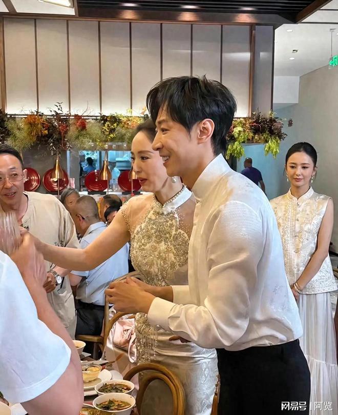 _奉子成婚？45岁董璇闪婚一个月后，自爆二胎小小张，女儿处境尴尬_奉子成婚？45岁董璇闪婚一个月后，自爆二胎小小张，女儿处境尴尬
