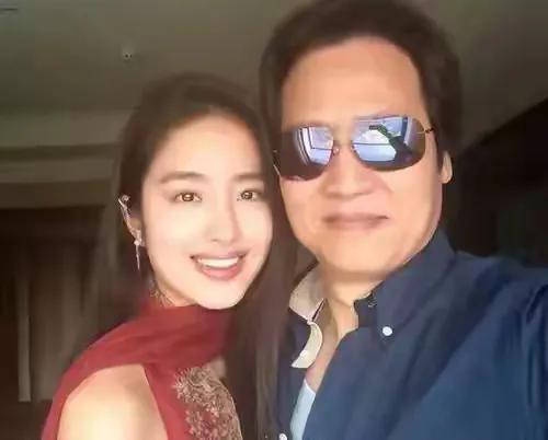 女星杨采钰被爆香港产子后回福建，婆家金鹿集团不理，她暂住酒店__女星杨采钰被爆香港产子后回福建，婆家金鹿集团不理，她暂住酒店