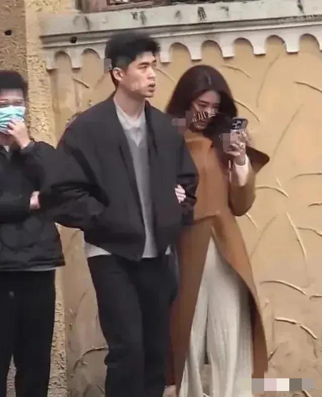 女星杨采钰被爆香港产子后回福建，婆家金鹿集团不理，她暂住酒店_女星杨采钰被爆香港产子后回福建，婆家金鹿集团不理，她暂住酒店_