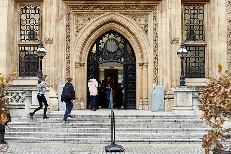 英国大学留学学校排名_留学英国学校推荐_