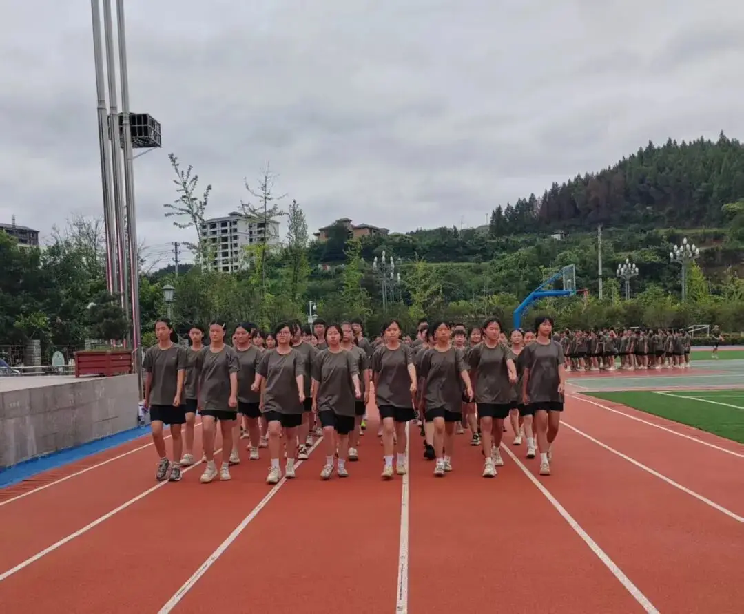 _传承国防精神_国防中的精神长城