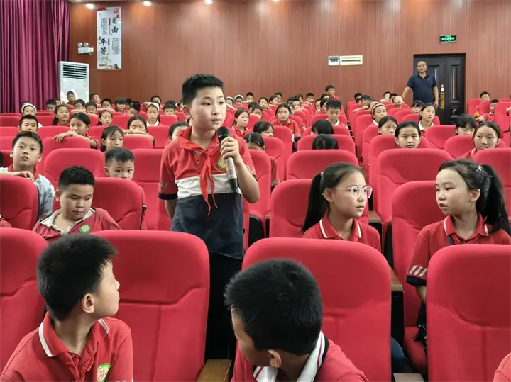 书香校园学生阅读推广活动__推进书香校园的宣传语