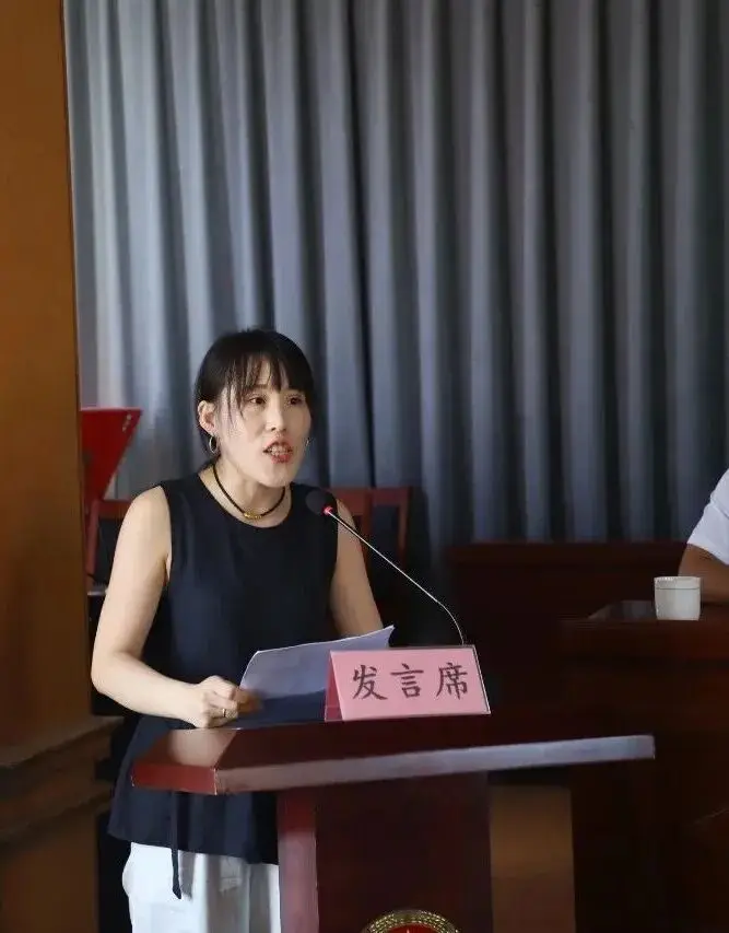 乡村教师在教师节上的发言__隆重举行教师节庆祝大会