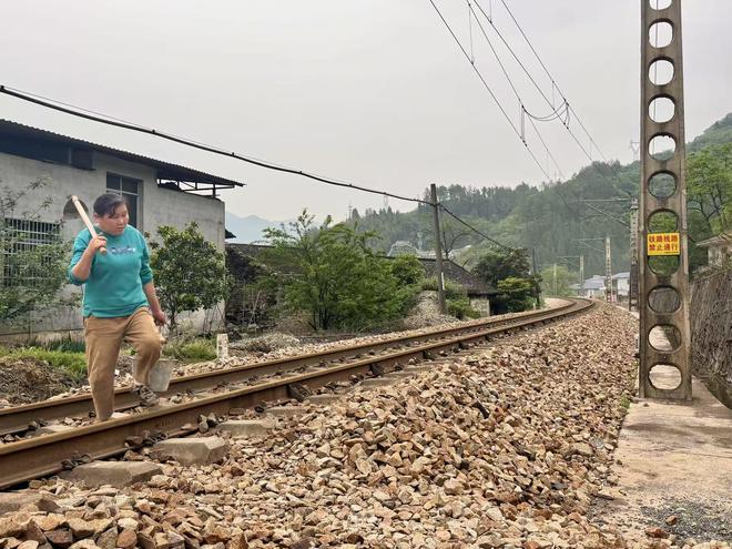 铁路防护栅栏通用参考图_铁路防护栅栏设计规范_