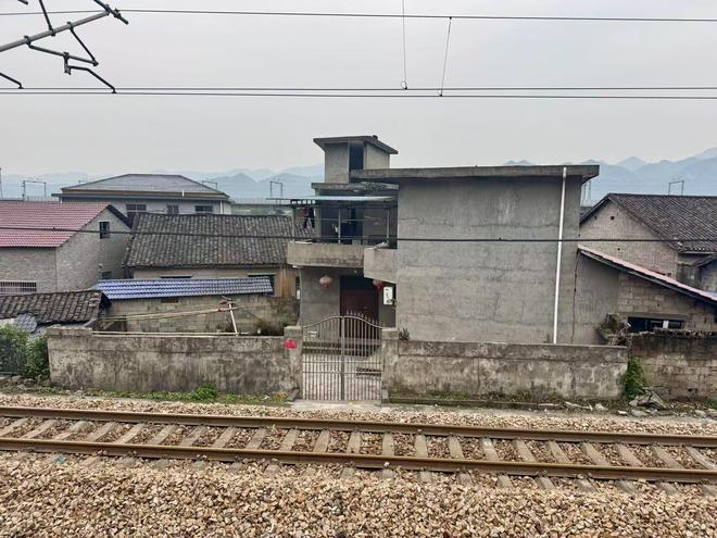 _铁路防护栅栏设计规范_铁路防护栅栏通用参考图