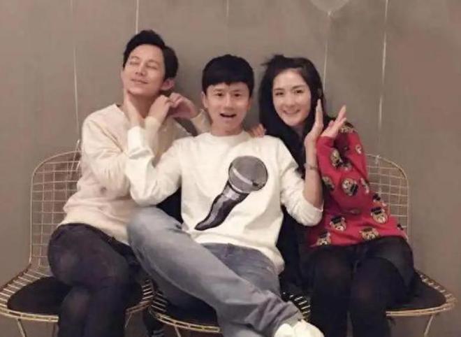 _张杰的妈妈爸爸_张杰的爸妈是干什么的