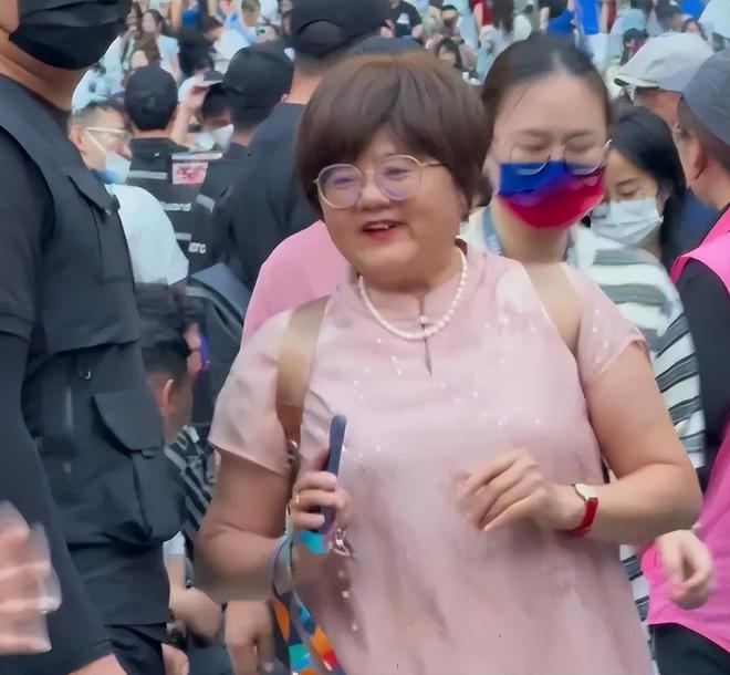 _张杰的爸妈是干什么的_张杰的妈妈爸爸