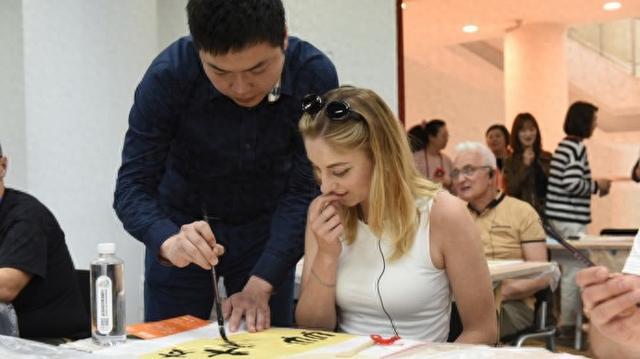 Amazing!上海市群艺馆首次向境外游客开放