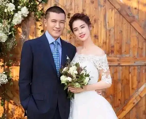 秘今日毛.主~席女儿罕见露面__爸爸为女儿扎头发的说说