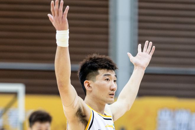 广厦队史首次总决赛领先！孙铭徽21+6连场爆发 赛后总结逆转真因