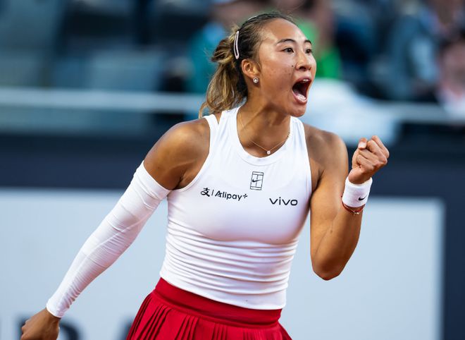 罗马赛：郑钦文2-0横扫前美网冠军连3年进八强 将再战萨巴伦卡