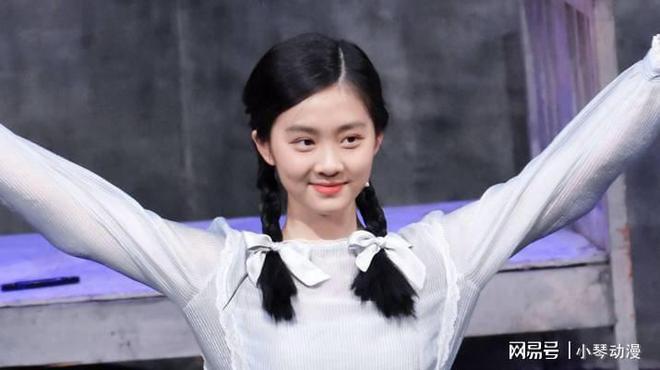 _黄多多此次表现惊艳，令观众刮目相看！_黄多多此次表现惊艳，令观众刮目相看！