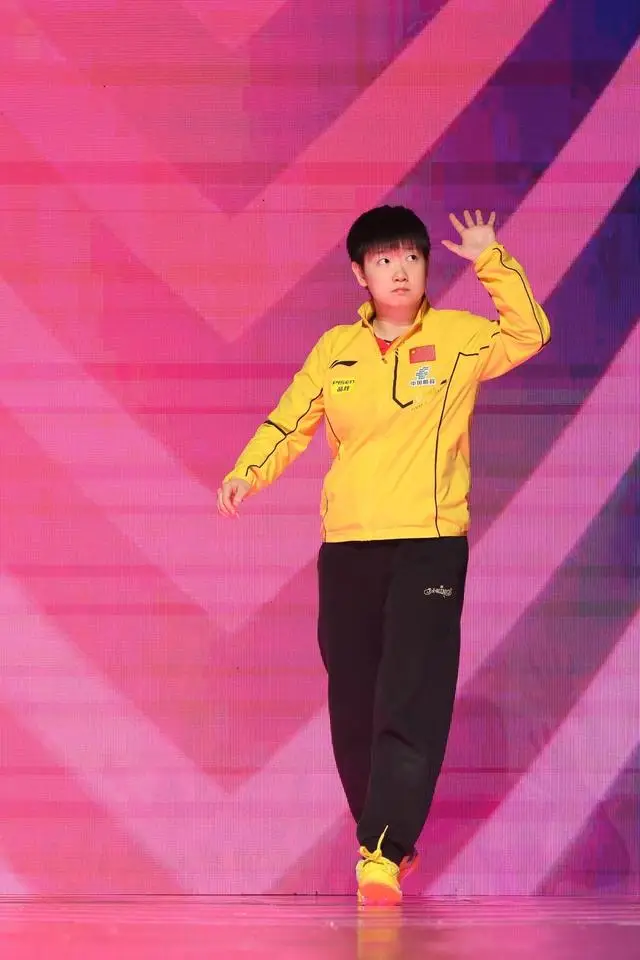 _语文教材是不是都是人教版_语文教材删减