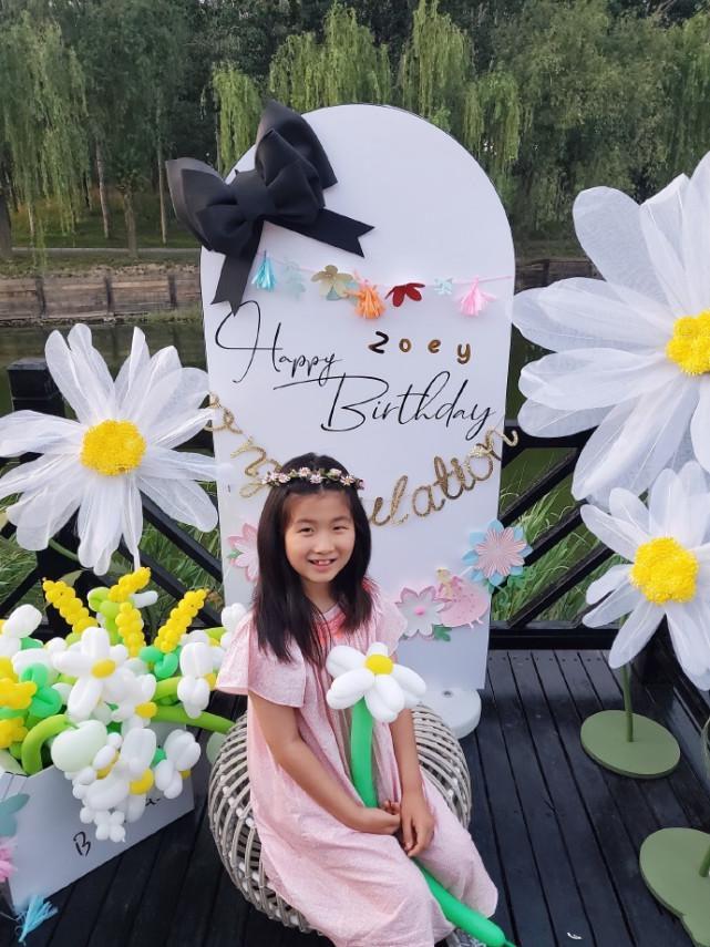 张亮携女拍父亲节大片，10岁妹妹长成翻版天天，颜值身高超模范足_张亮携女拍父亲节大片，10岁妹妹长成翻版天天，颜值身高超模范足_