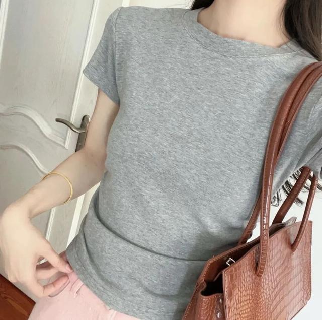 _露胸衣服怎么搭配_足球露下半球t恤图片