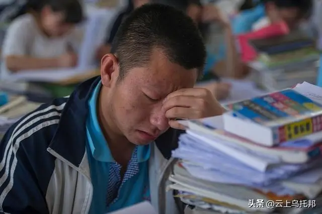 高考仅444分却考上985！专业还能随便选，考生身份曝光后台强大？__高考仅444分却考上985！专业还能随便选，考生身份曝光后台强大？