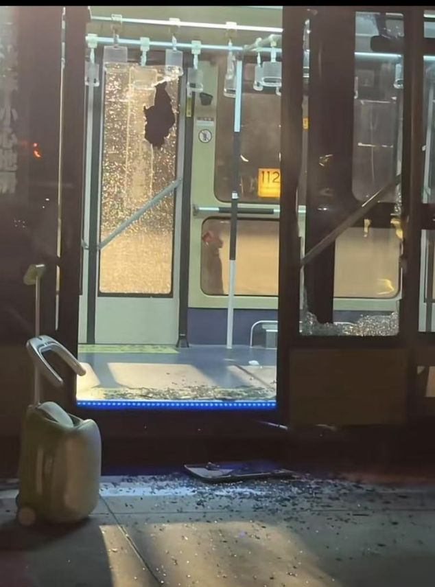 西宁机场通报旅客在摆渡车内晕倒