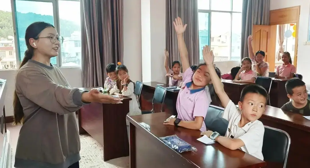 社区关爱留守儿童_瘦老特长恋老社区门户_