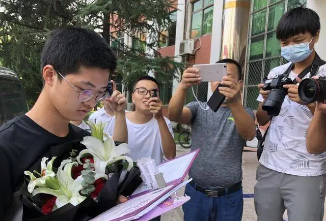高考状元励志文章七篇_高考状元励志名言_