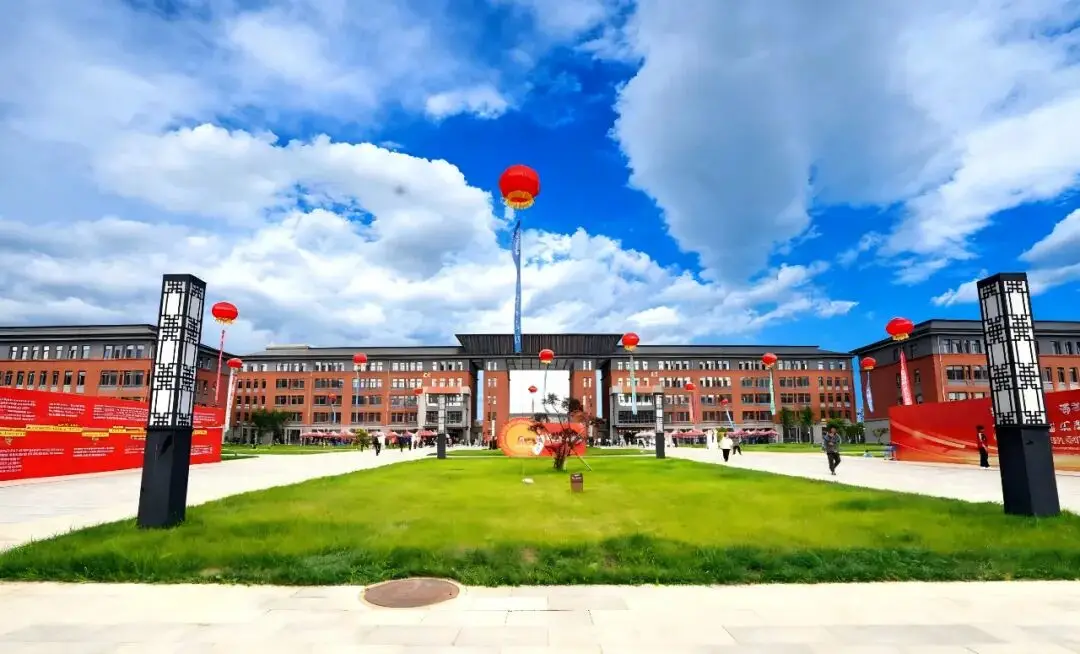 _市人社局局属六所技工学校新生顺利报到_市人社局局属六所技工学校新生顺利报到
