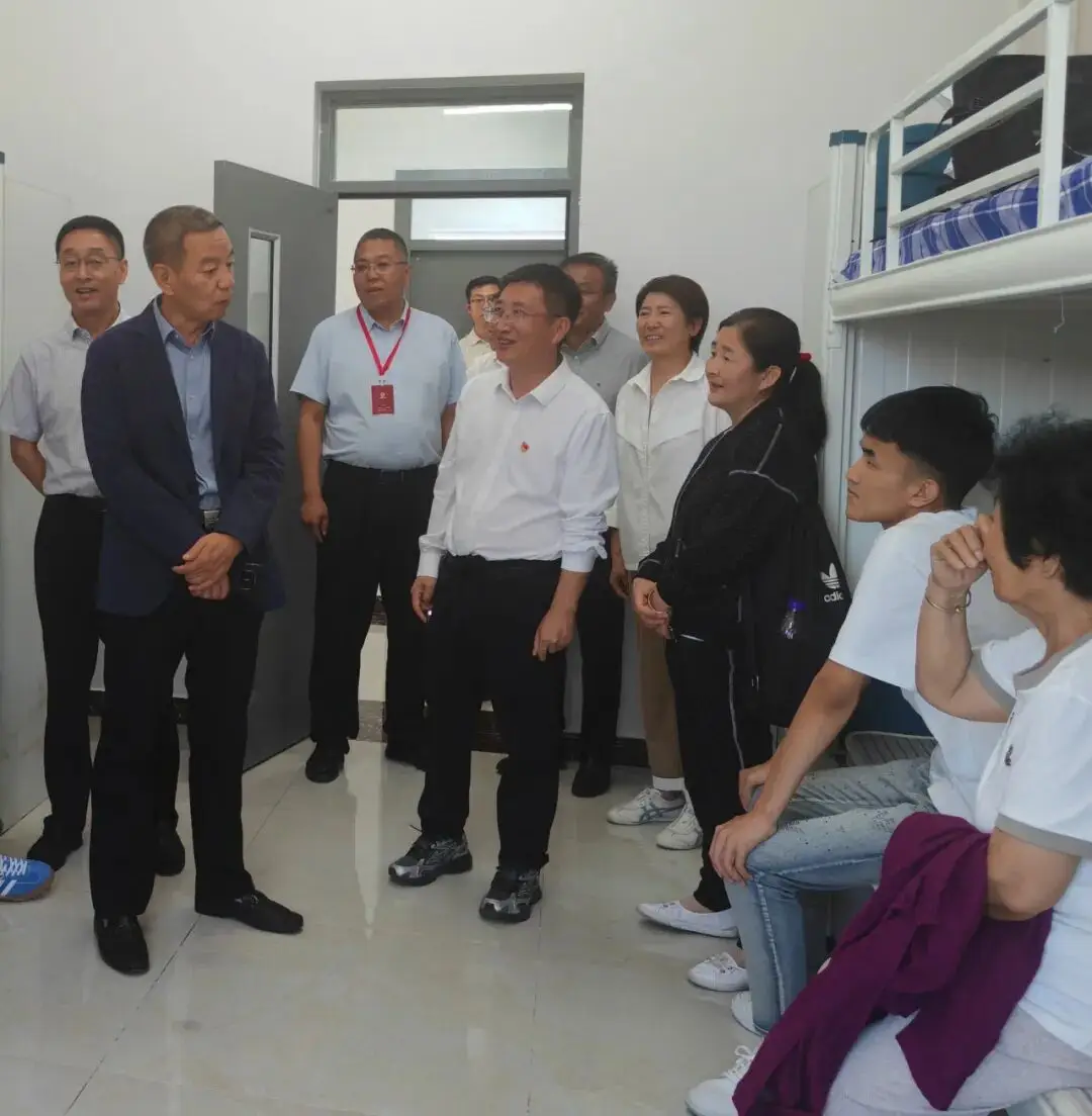 市人社局局属六所技工学校新生顺利报到__市人社局局属六所技工学校新生顺利报到