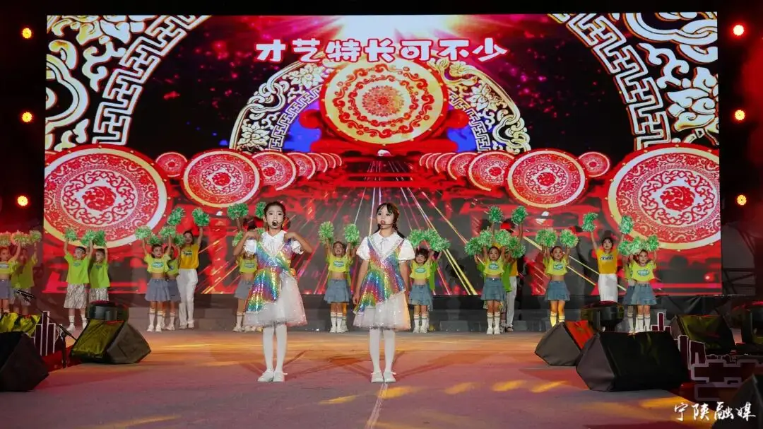 _文艺汇演圆满举行_文艺汇演隆重举行