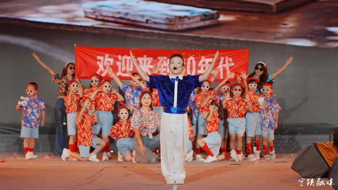 _文艺汇演圆满举行_文艺汇演隆重举行