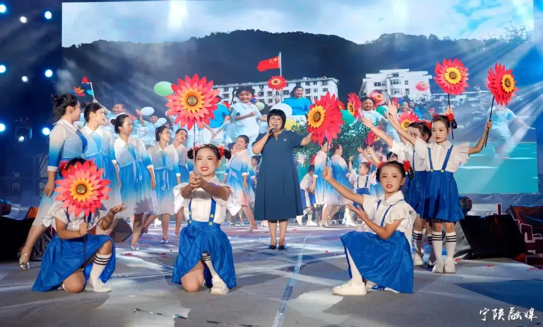 文艺汇演隆重举行__文艺汇演圆满举行