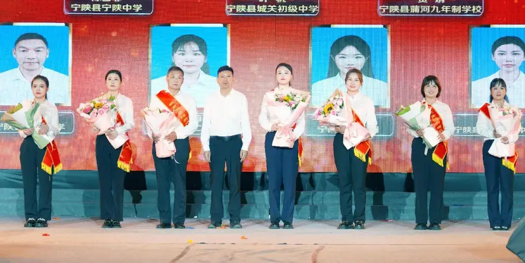 文艺汇演圆满举行__文艺汇演隆重举行