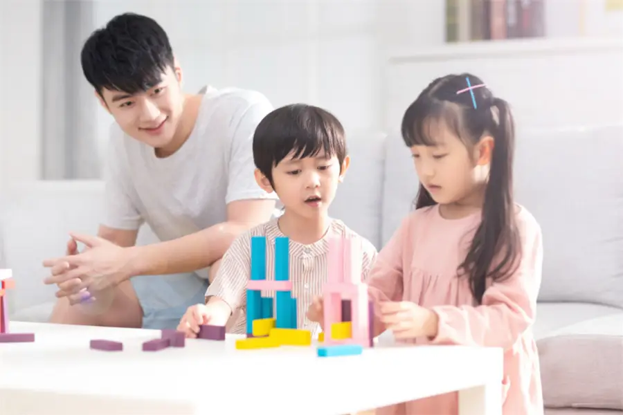 总盯着孩子的错？你的 “纠正欲”，可能正在磨掉他的勇气_总盯着孩子的错？你的 “纠正欲”，可能正在磨掉他的勇气_