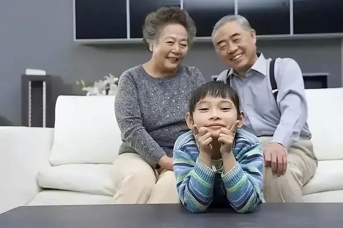 我90后，裸辞编导，2年通过法考，5年拿到律师执业证书，不后