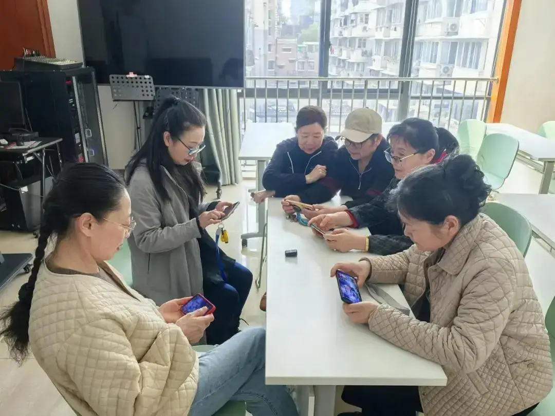 杭州阿姨20多天编出一本电竞教材：人生不必设限