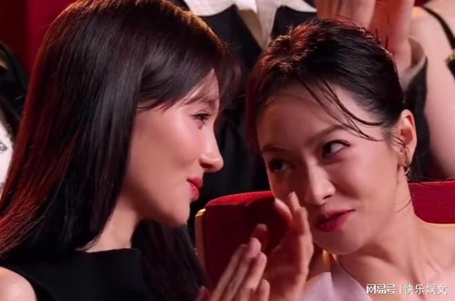 邓超黄晓明同坐无交流，佟丽娅忙着玩手机，私人关系一下就出来了_邓超黄晓明同坐无交流，佟丽娅忙着玩手机，私人关系一下就出来了_