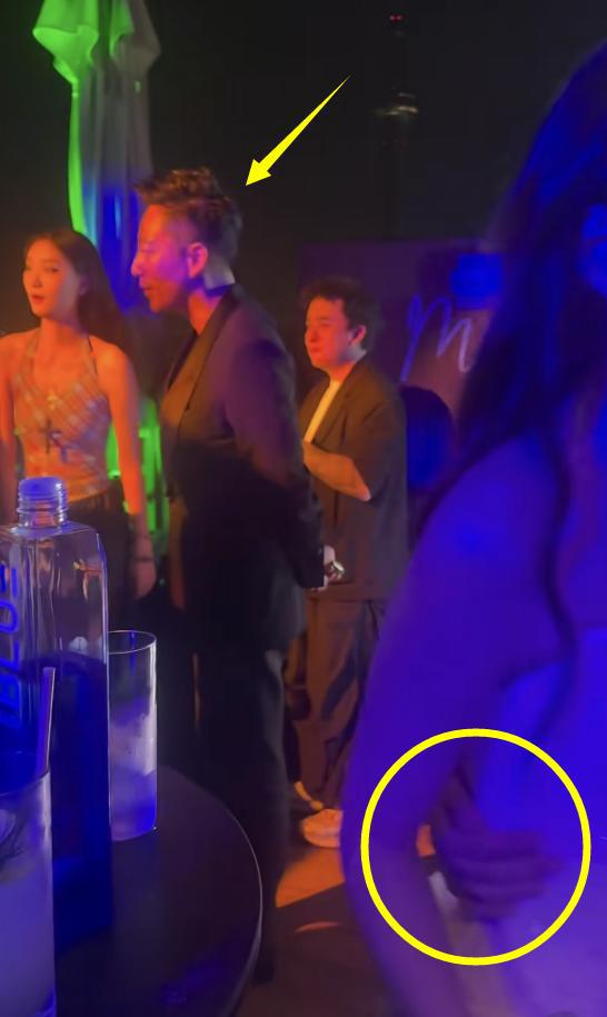 汪小菲父亲汪则翰__王俊凯霸道的搂女友腰小说