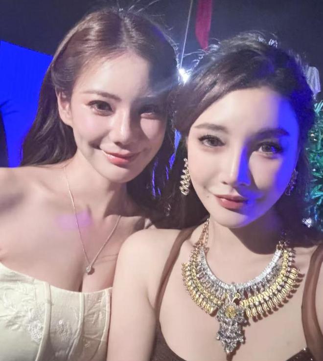汪小菲父亲汪则翰_王俊凯霸道的搂女友腰小说_