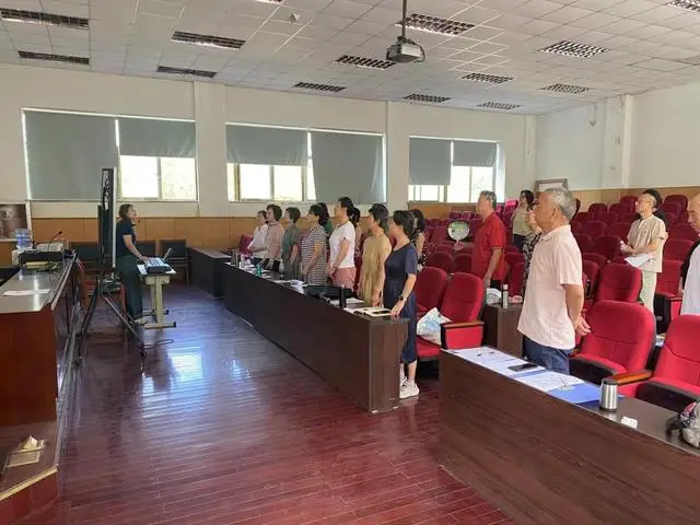 高校里的老年大学！青岛多所高等院校开办老年大学，老年人、青年人共享大学校园